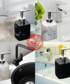 Bình đựng meca trong phòng tắm khách sạn