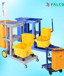 Xe trang bị hệ thống móc treo đồ và túi đựng rác