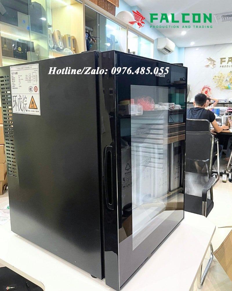 Tủ mát minibar cánh kính không tiếng ồn, nhiệt độ mát từ 12 - 15 độ C