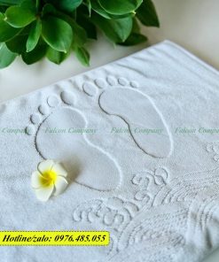 Khăn lau chân dệt hình bàn chân cao cấp, mẫu mã độc quyền tại Falcon chuyên cung cấp